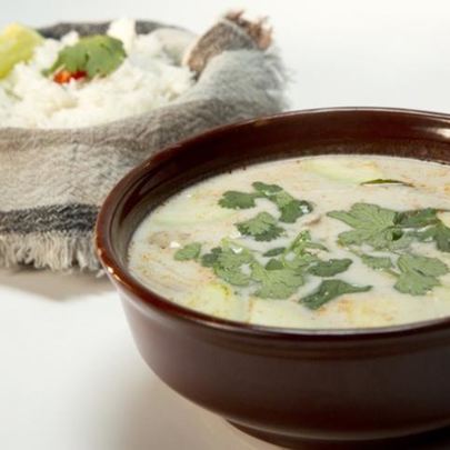 Том Кха Гай — куриный суп с кокосовым молоком и галангалом