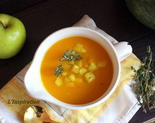 Тыквенный суп с тимьяном и яблоками