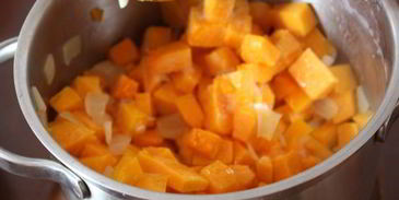 тыквенный суп с тимьяном и яблоками