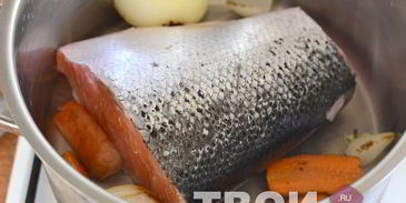 уха из красной рыбы