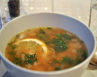 Уха из осетра с томатной пастой