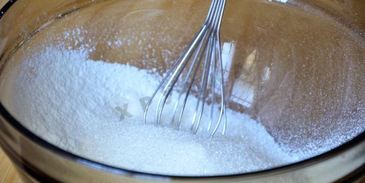 блинчики с начинкой под вишневым соусом