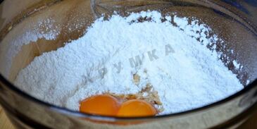 блинчики с начинкой под вишневым соусом