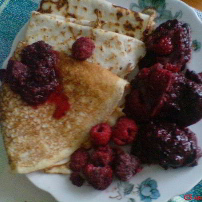 Блинчики с ягодной мозаикой