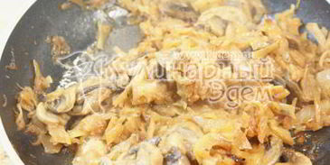 блины с капустой и грибами