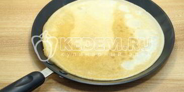 блины с колбасой и сыром