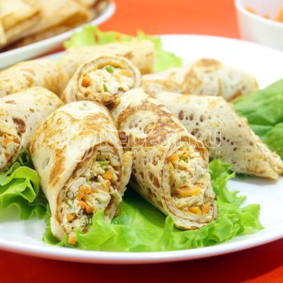 Блины с курицей и морковью по-корейски