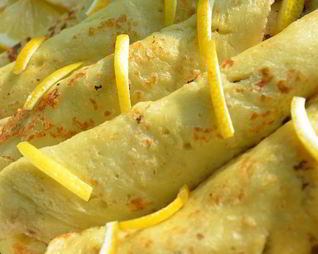 Манные блины с банановой начинкой