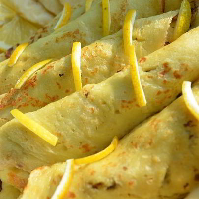 Манные блины с банановой начинкой