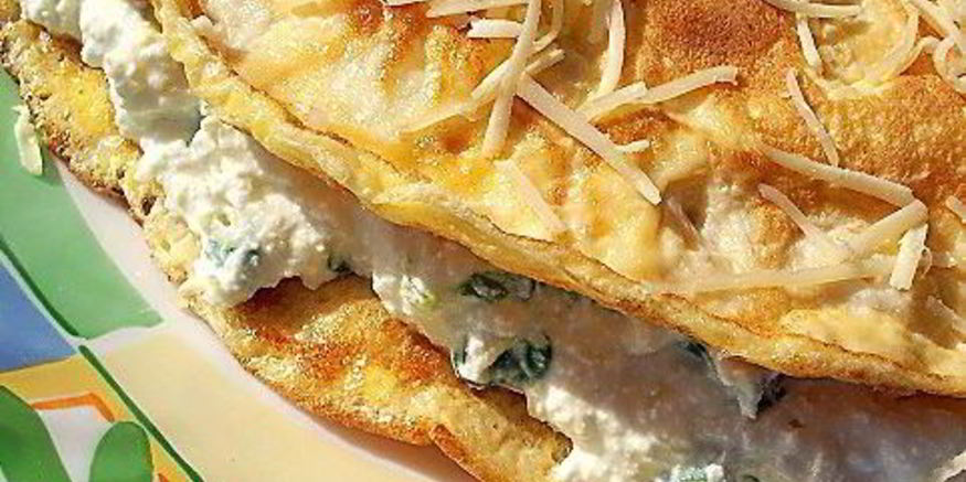 Рецепт яичного блинчика с сырно-творожной начинкой