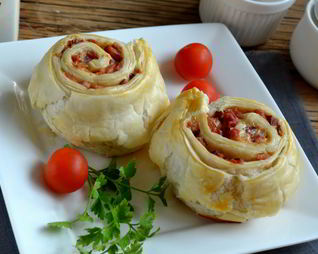 Булочки из слоеного бездрожжевого теста