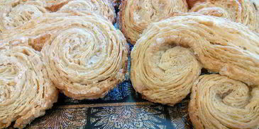 булочки из слоеного теста свиные уши