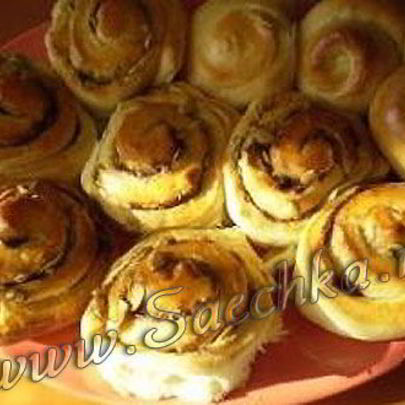 Булочки с корицей и тыквенными семечками