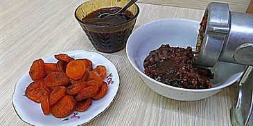 булочки с курагой из дрожжевого теста