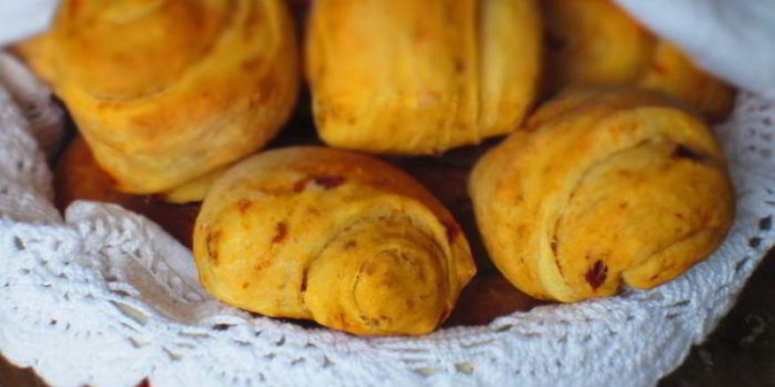 Рецепт булочек с вялеными помидорами