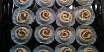 булочки с яблоками и корицей