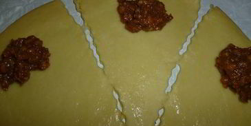 круассанчики с орехово-ирисовой начинкой