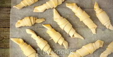 круассаны из готового слоеного теста