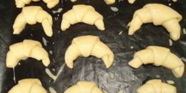 круассаны с шоколадной начинкой