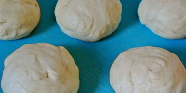 сдобные булочки с кунжутом