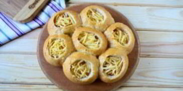 сырные булочки с яйцом и беконом