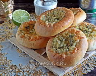 Ватрушка с сыром и яйцом