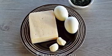 ватрушка с сыром и яйцом