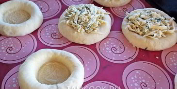 ватрушка с сыром и яйцом