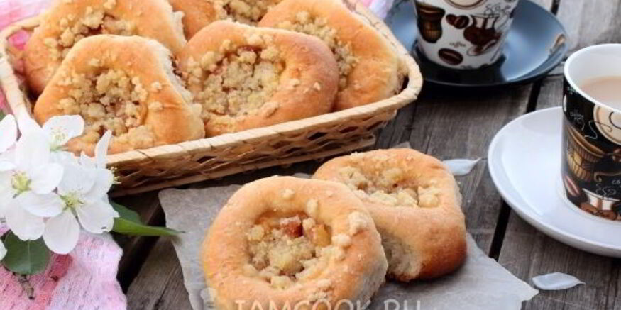 Рецепт ватрушек с яблочной начинкой и штрейзелем