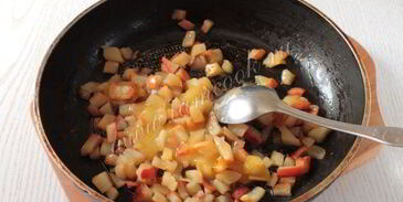 ватрушки с яблочной начинкой и штрейзелем