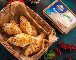 Закусочные мини-круассаны с красной рыбой