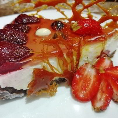 Чизкейк без выпечки с клубникой