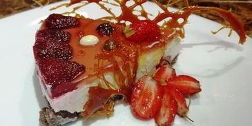 чизкейк без выпечки с клубникой