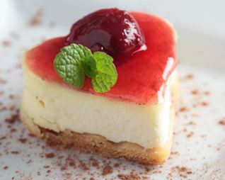 Чизкейк с вишневым конфитюром