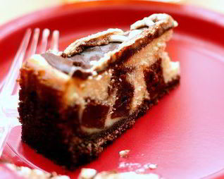 Мозаичный чизкейк с горьким шоколадом