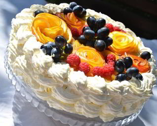 Шоколадный чизкейк с фруктами