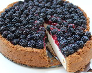 Творожный чизкейк с ежевикой