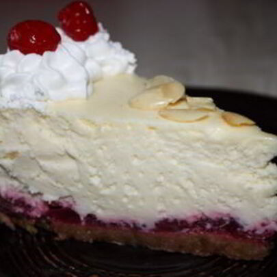 Вишнево-миндальный чизкейк