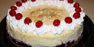 вишнево-миндальный чизкейк