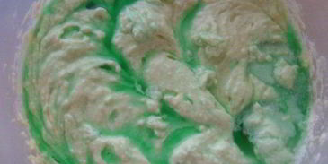 ананасный кекс с ментоловой глазурью