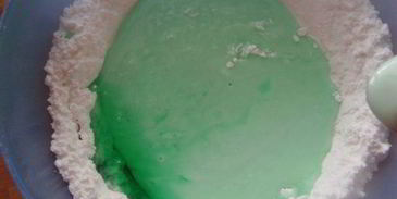 ананасный кекс с ментоловой глазурью