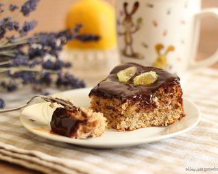 Быстрый ореховый кекс из 3 составляющих