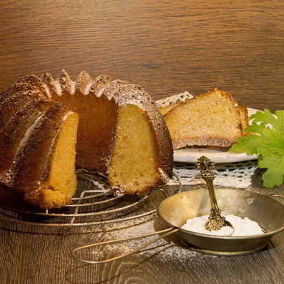 Греческий масляный кекс с ароматом герани