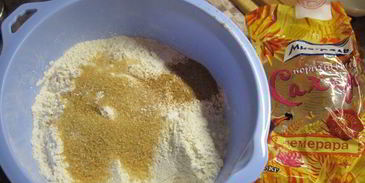 греческий масляный кекс с ароматом герани