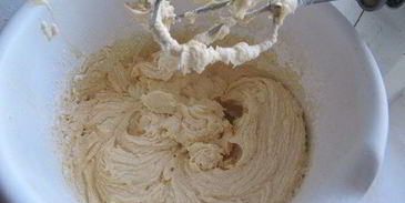 греческий масляный кекс с ароматом герани