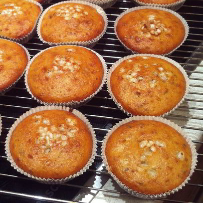 Кекс на кефире с орехами