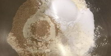 кекс с маком и изюмом