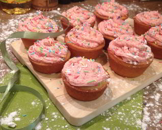 Клубничные капкейки