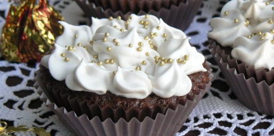 Рецепт шоколадна-творожных кексы с брусникой