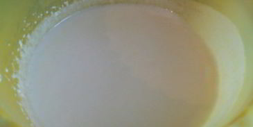 шоколадно-творожные кексы с брусникой